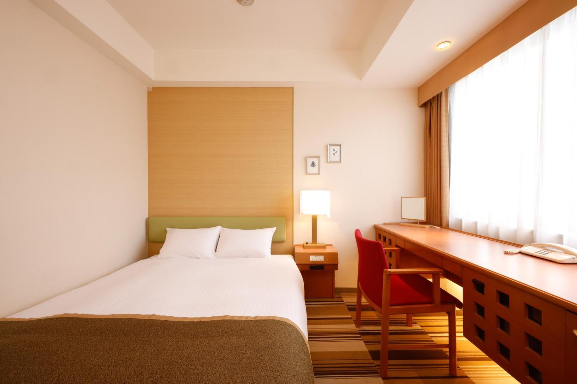 Hotel The Lutheran Osaka Exterior photo