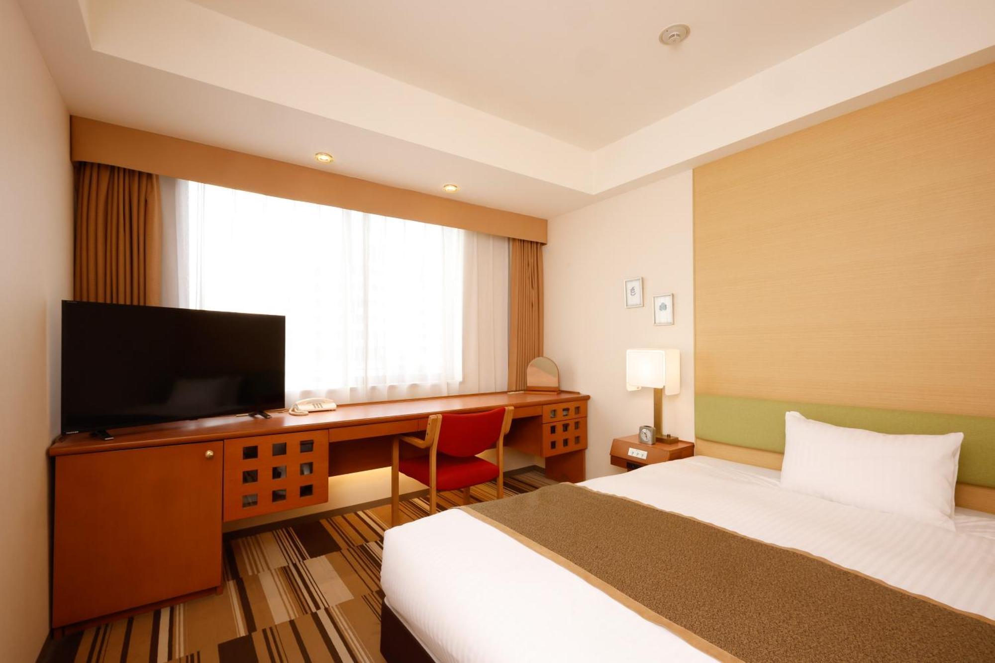 Hotel The Lutheran Osaka Exterior photo